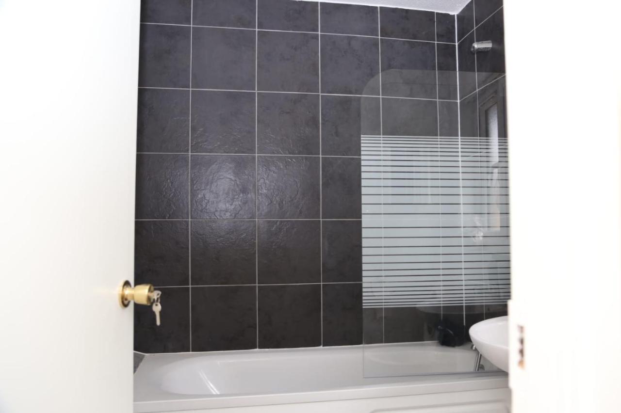 A A Guest Rooms Thamesmead Erith Ngoại thất bức ảnh