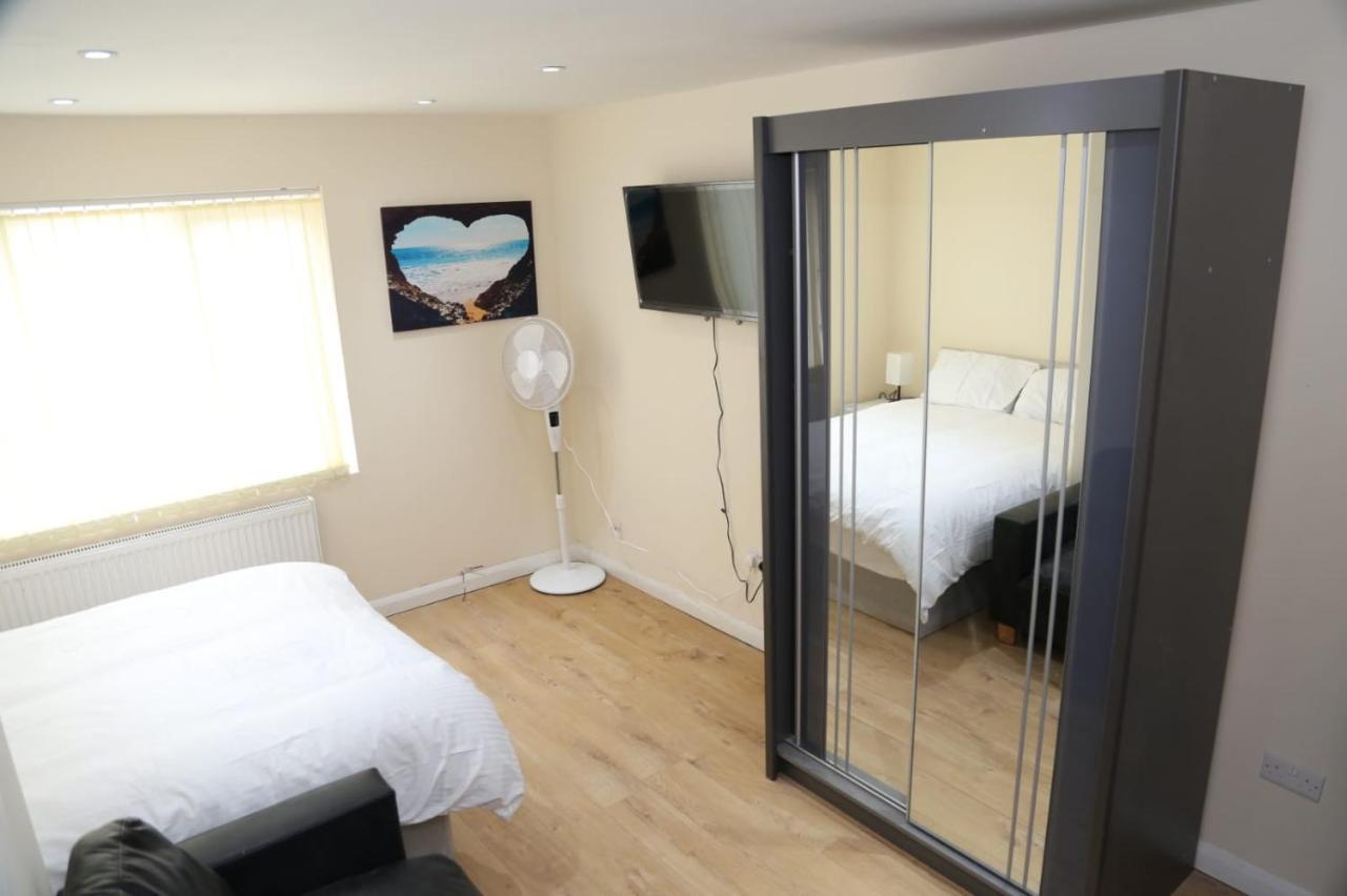 A A Guest Rooms Thamesmead Erith Ngoại thất bức ảnh
