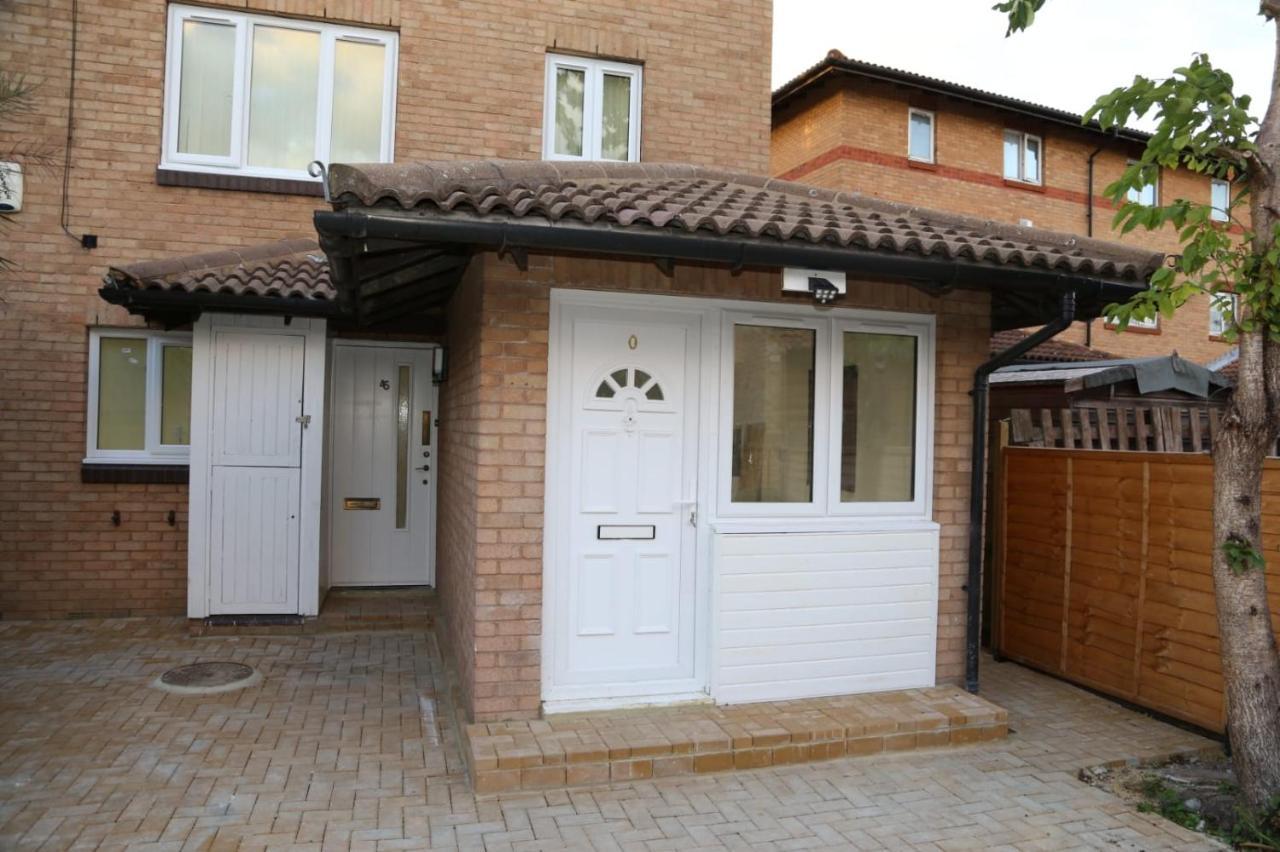 A A Guest Rooms Thamesmead Erith Ngoại thất bức ảnh