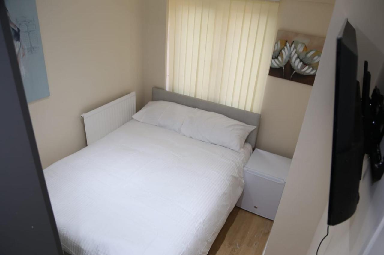 A A Guest Rooms Thamesmead Erith Ngoại thất bức ảnh